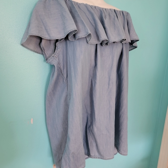 Nwot Chambray Denim Off Shoulder Top - Picture 2 of 7